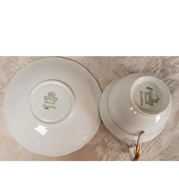 AYNSLEY Vintage Tea Cup & Saucer โ floral with gold gilding - Picture 8 of 8